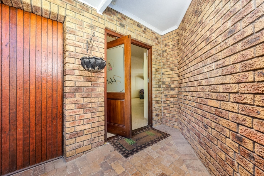 4 Bedroom Property for Sale in Tara Western Cape